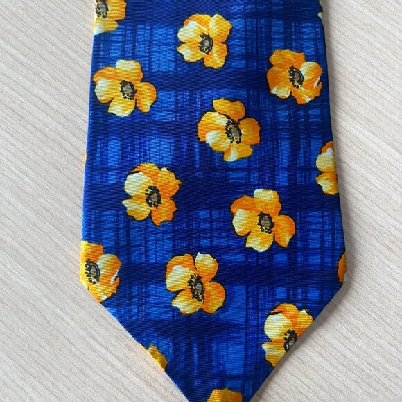 💕2/$30💕Pierre Cardin 100% Silk Blue & Yellow Floral Tie - Picture 2 of 5